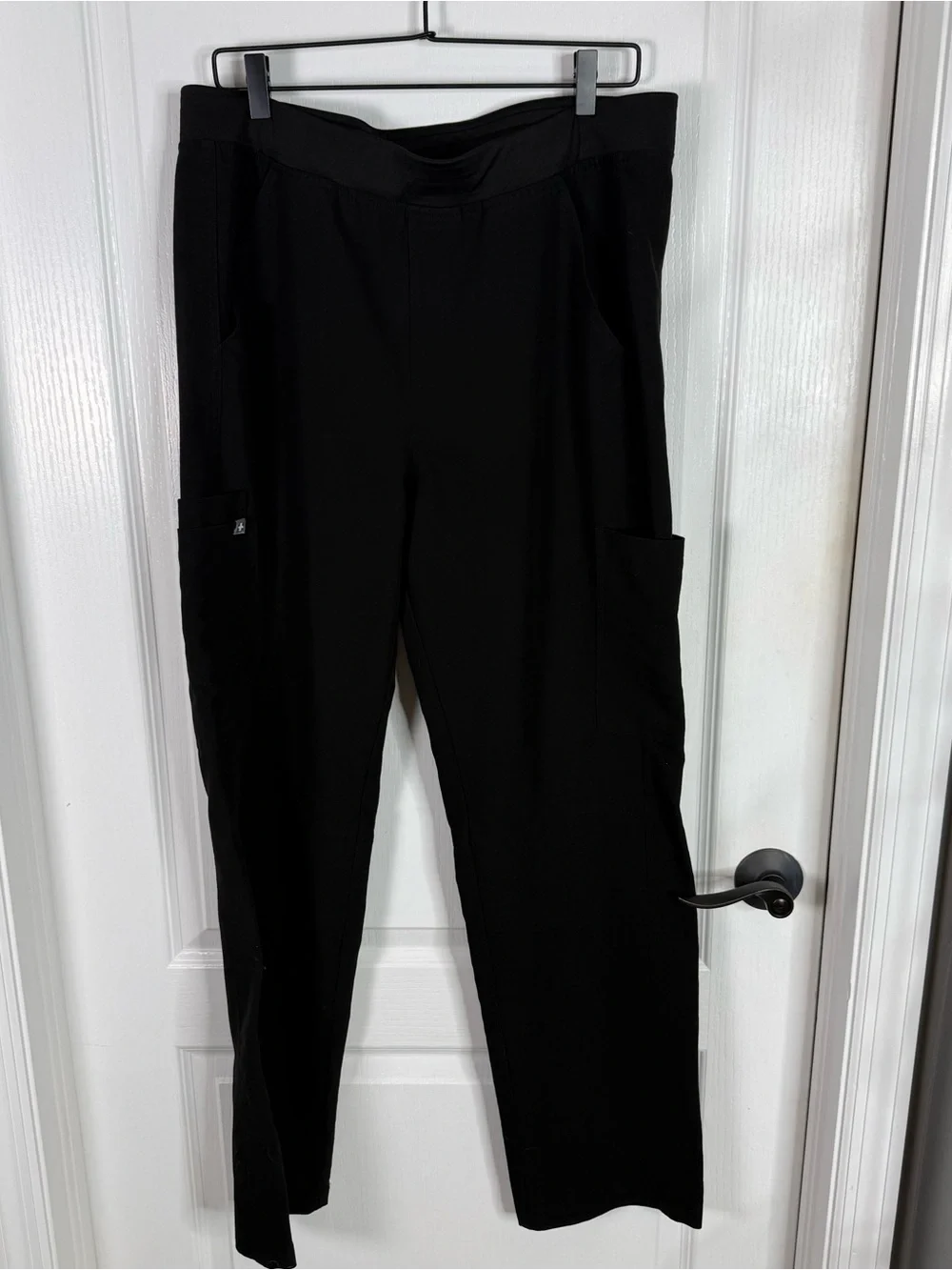 FIGS Men’s Black Scrub Set XXL Leon Top + XL Axim Cargo Pants Technical Collecti